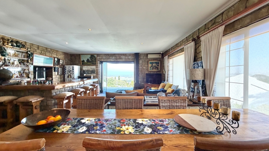 4 Bedroom Property for Sale in Heldervue Western Cape